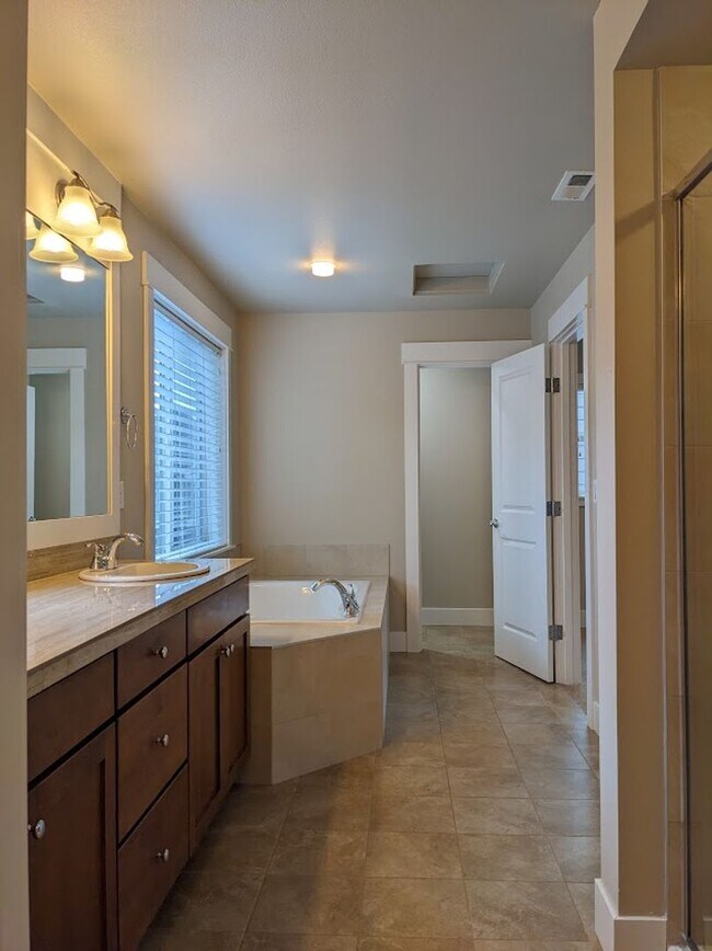 Building Photo - Timber Creek 4 Bedroom Home
