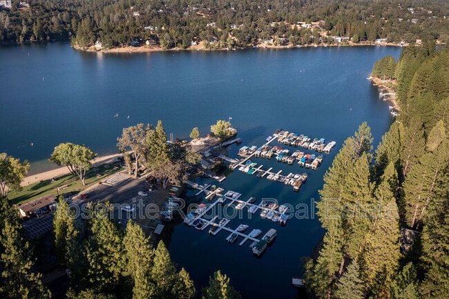 Building Photo - 20415 Pine Mountain Dr
