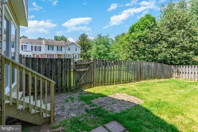 Building Photo - 324 Talbot Ct