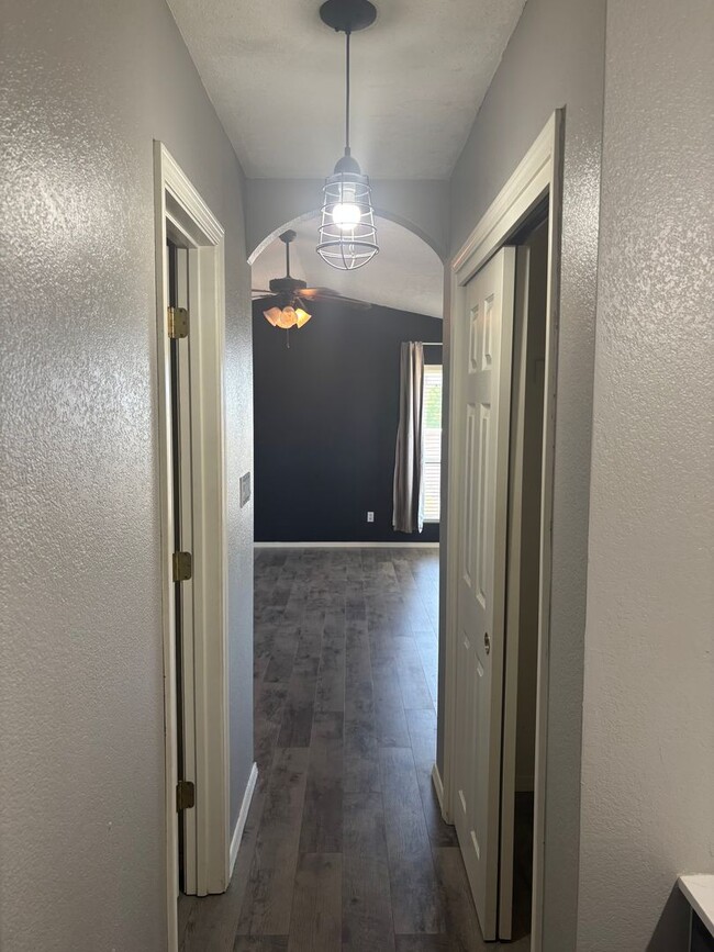 Building Photo - Charming 4-Bedroom Home in a Prime Location!
