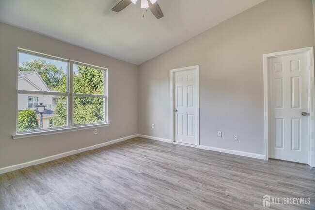 Building Photo - 149 Keswick Dr