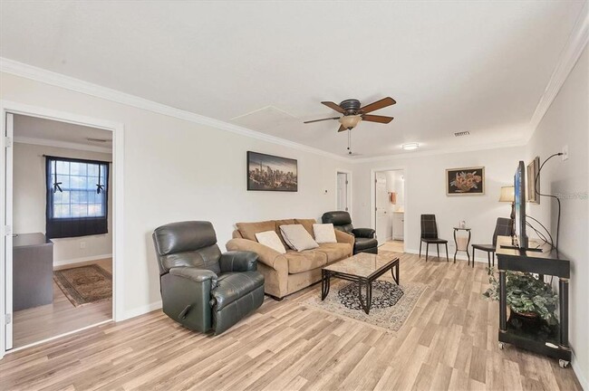 Building Photo - 690 Percheron Cir