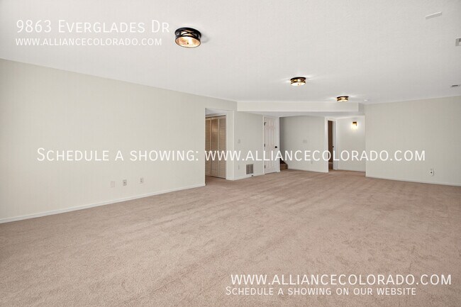 Building Photo - 9863 Everglades Dr