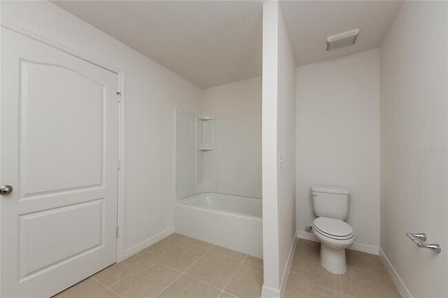 Building Photo - 1467 Swan Lake Cir
