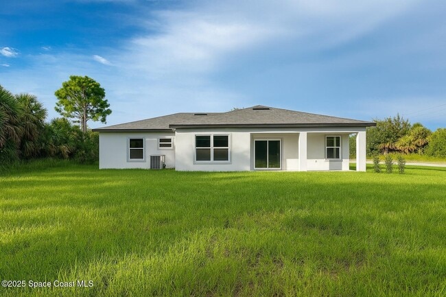 Building Photo - 200 Farley St