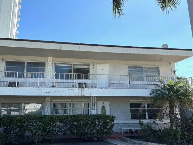 Building Photo - 4800 N Flagler Dr