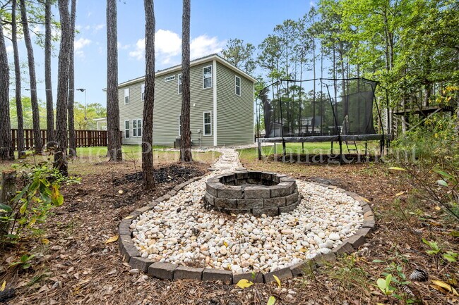 Building Photo - 807 Dan Owen Dr