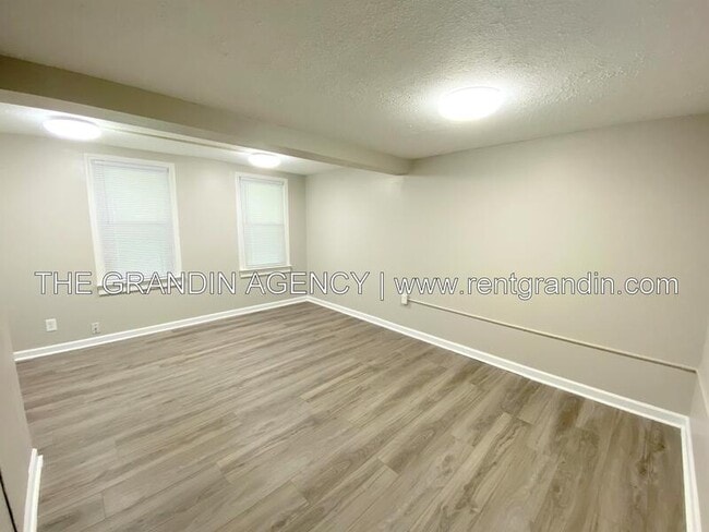 Building Photo - 8623 Plantation Rd