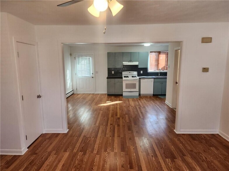 Building Photo - 44 Nellie St