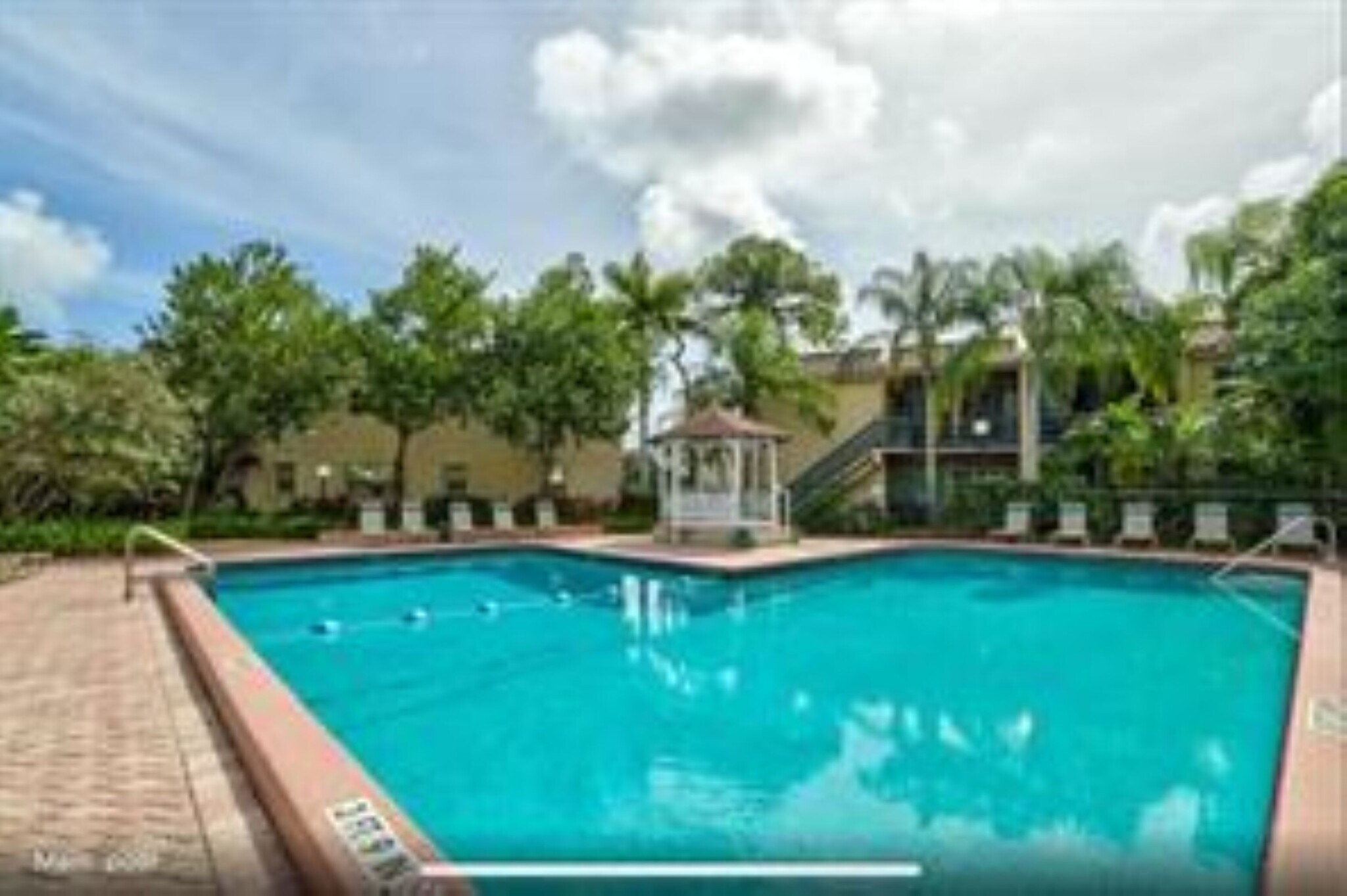 Building Photo - 5332 NE 6th Ave