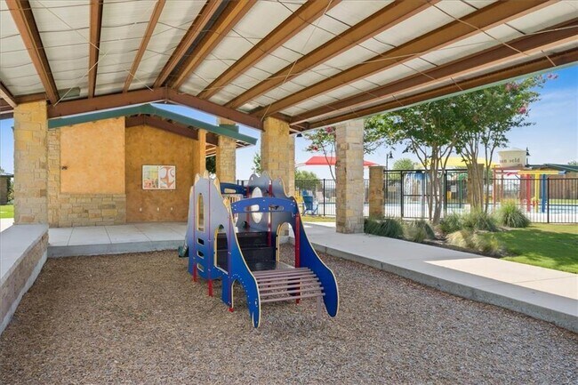 Building Photo - 204 Nettletree Dr