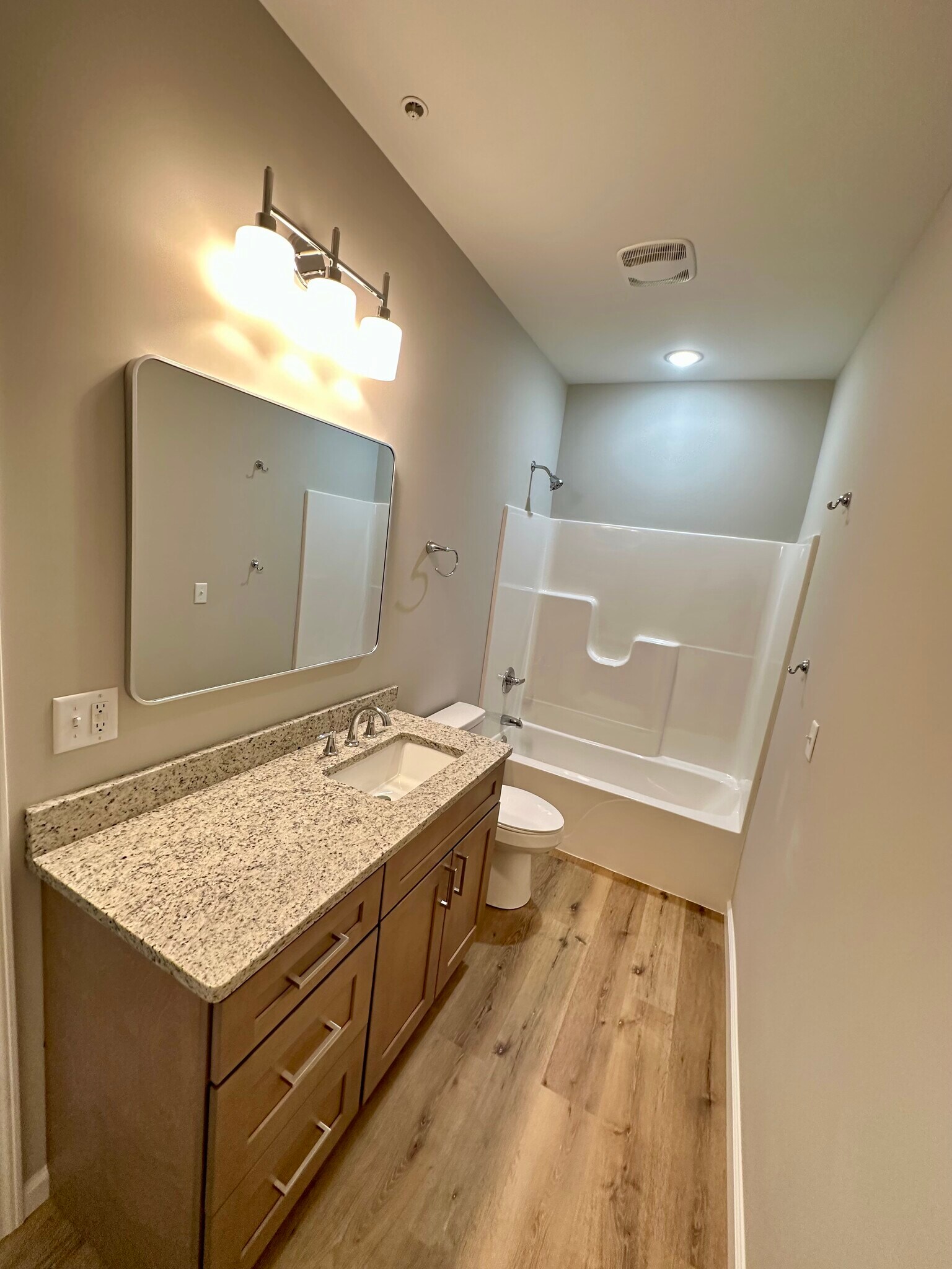 Building Photo - 210 Kinniard Rd