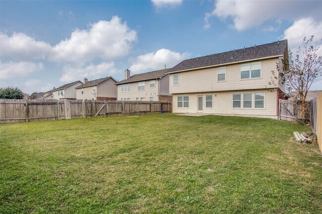 Building Photo - 2925 Inks Lake Dr