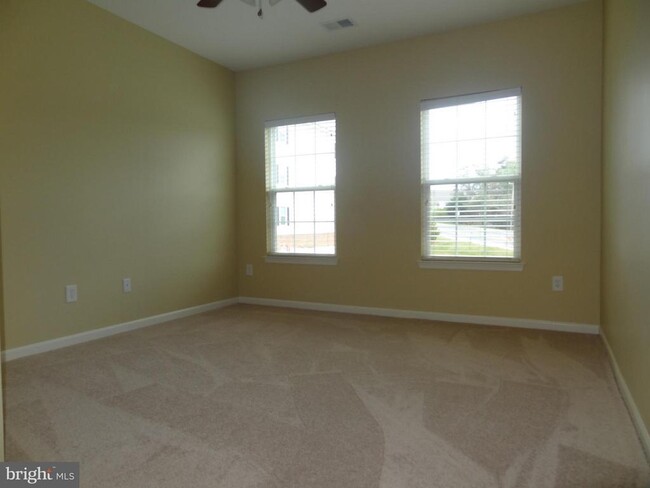 Building Photo - 7557 Stoney Run Dr