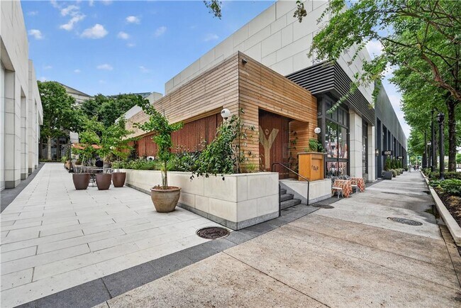 Building Photo - 308 Stonemont Dr NW