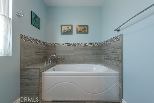 Building Photo - 4951 Park Pl