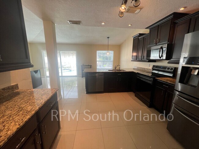 Building Photo - Beautiful 4 Bedroom 2.5 Bath Home with Hea...