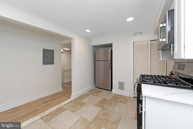 Building Photo - 201 Chester Ave