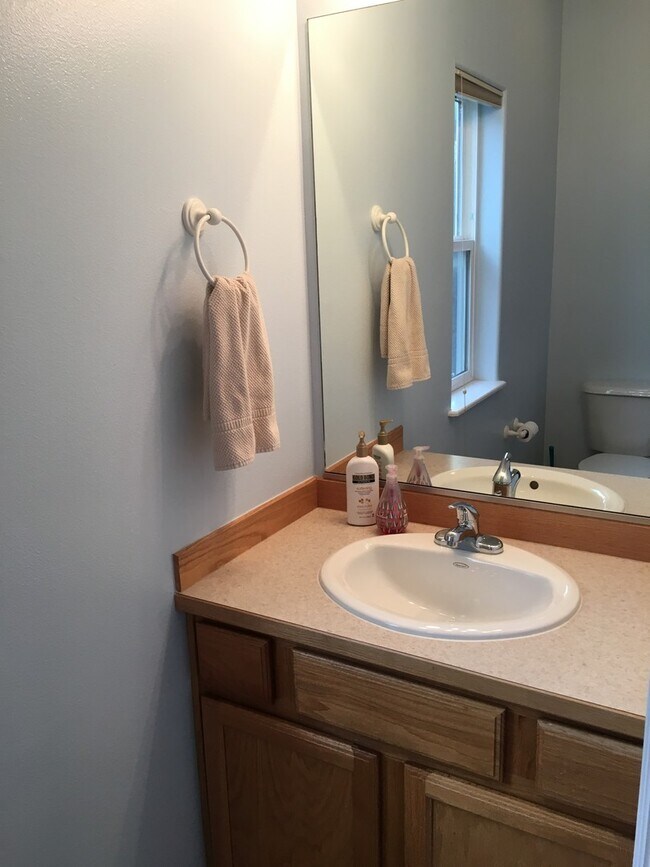 Building Photo - NEW CARPET THROUGHOUT| 2-Bedroom Townhome with Garage