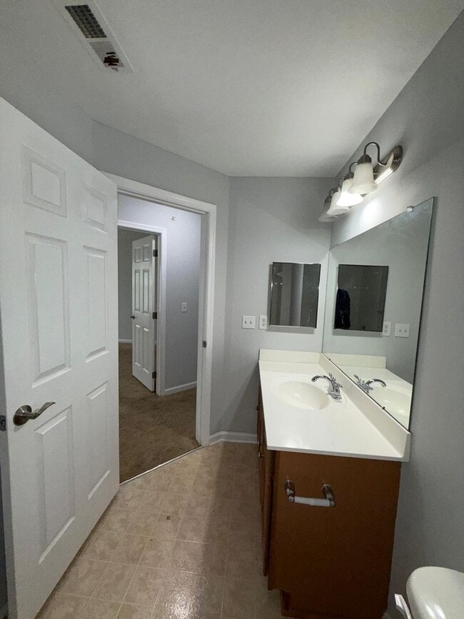 Building Photo - 7b Iron Works Way