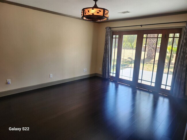 Building Photo - Must See, Incredible 3 bedroom, 2 bathroom...