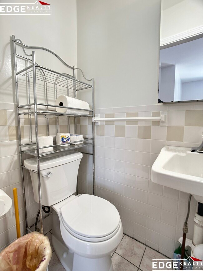 Building Photo - 283 Market St