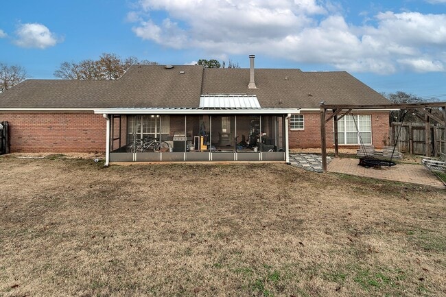 Building Photo - Welcome Home!