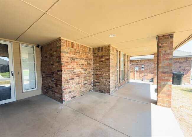Building Photo - 1633 SW 32nd St