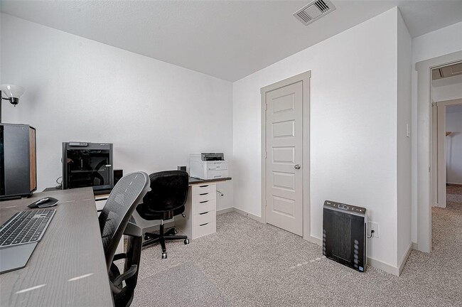 Building Photo - 6911 Amber Clf Ln