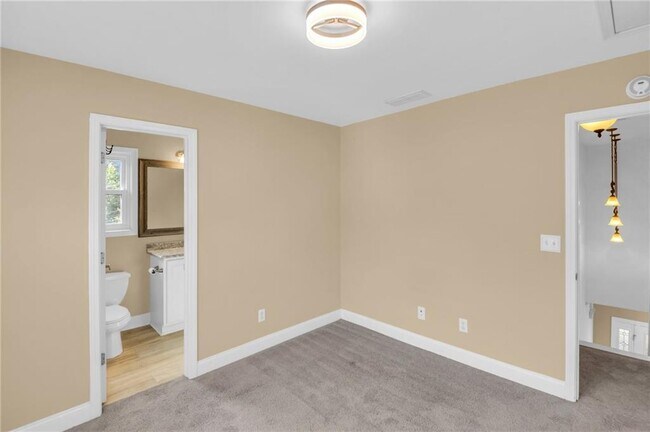 Building Photo - 1093 3rd St