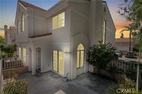 Building Photo - 1210 N Sunflower Ave