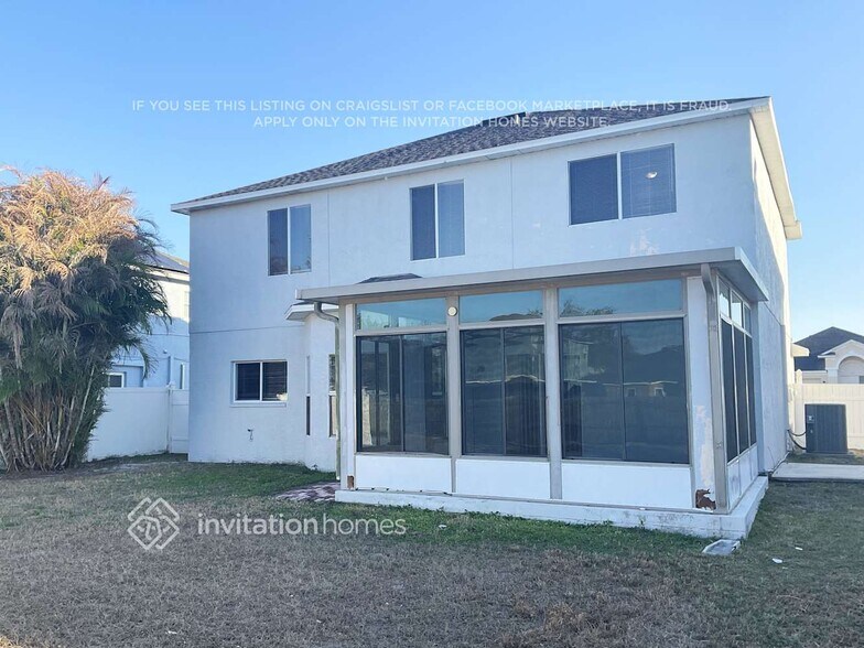 Building Photo - 12619 Longcrest Dr