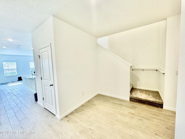 Building Photo - 9598 Giada Dr
