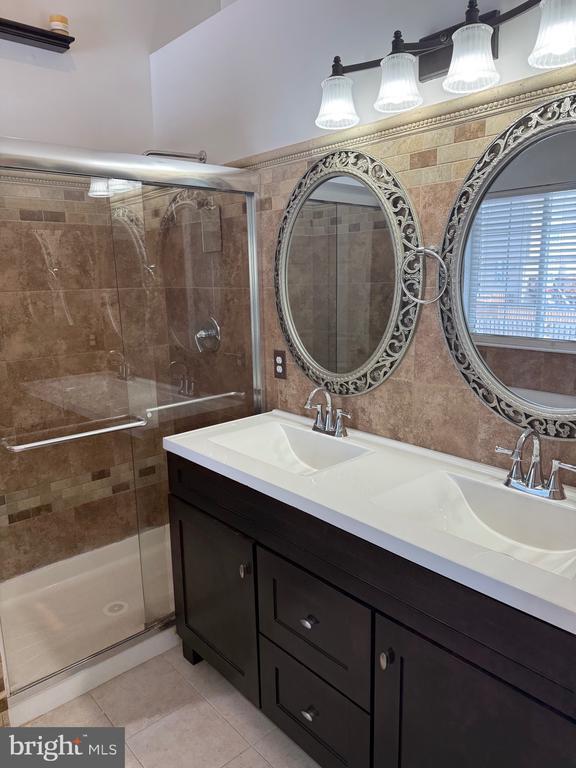 Building Photo - 16918 Toms River Loop