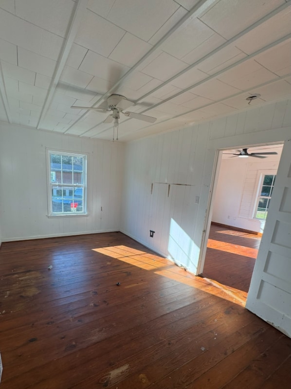 Building Photo - 320 W College St