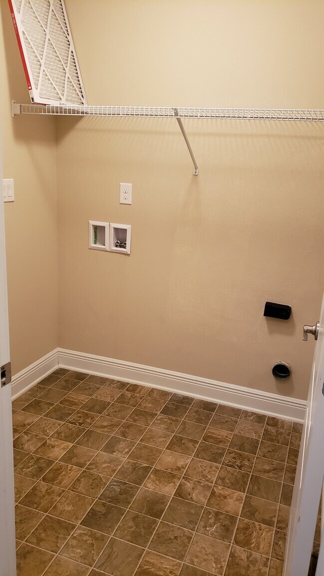 Building Photo - 6328 Parakeet Trail