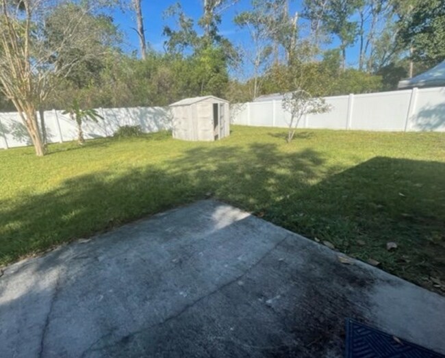 Building Photo - 3023 Lorman Dr