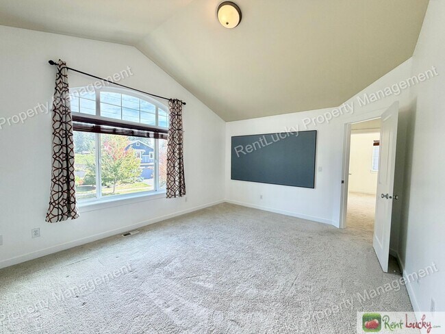Building Photo - 16432 42nd Dr SE