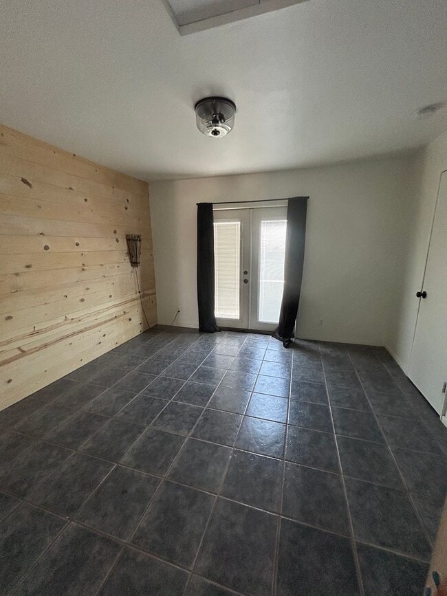 Building Photo - Private 1 Bedroom 1 Bathroom Home