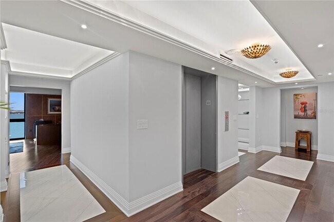 Building Photo - 3301 Bayshore Blvd