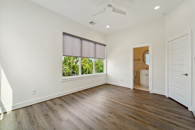 Building Photo - 2520 Ohsfeldt St