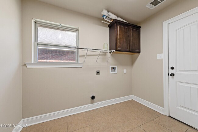 Building Photo - 101 Ace Ln