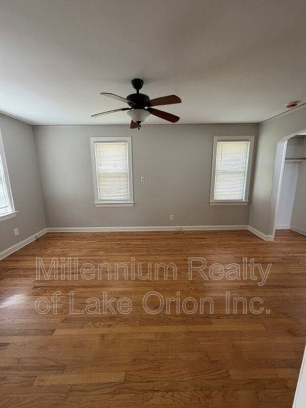 Building Photo - 27 Sylvan Ct