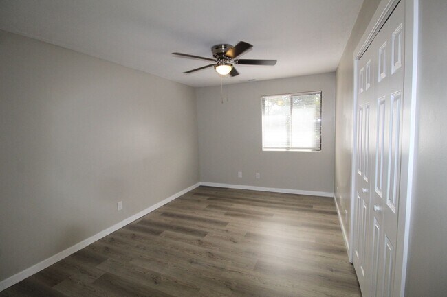 Building Photo - Stunning Fully Remodeled 3BR Condo at Madison Manor – Available This July!