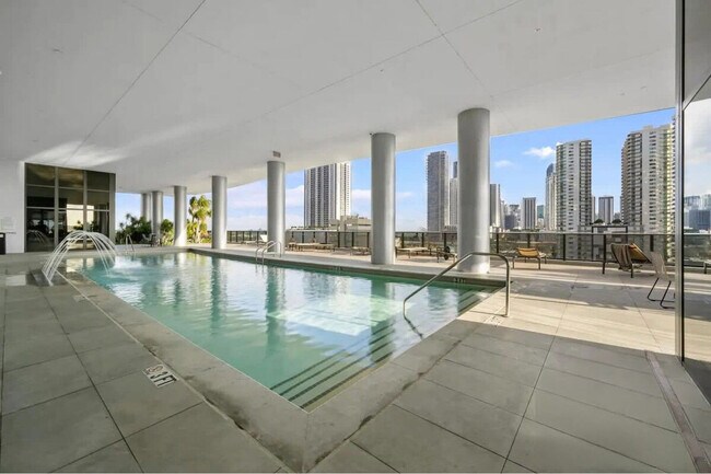 Building Photo - 90 NE 17th St