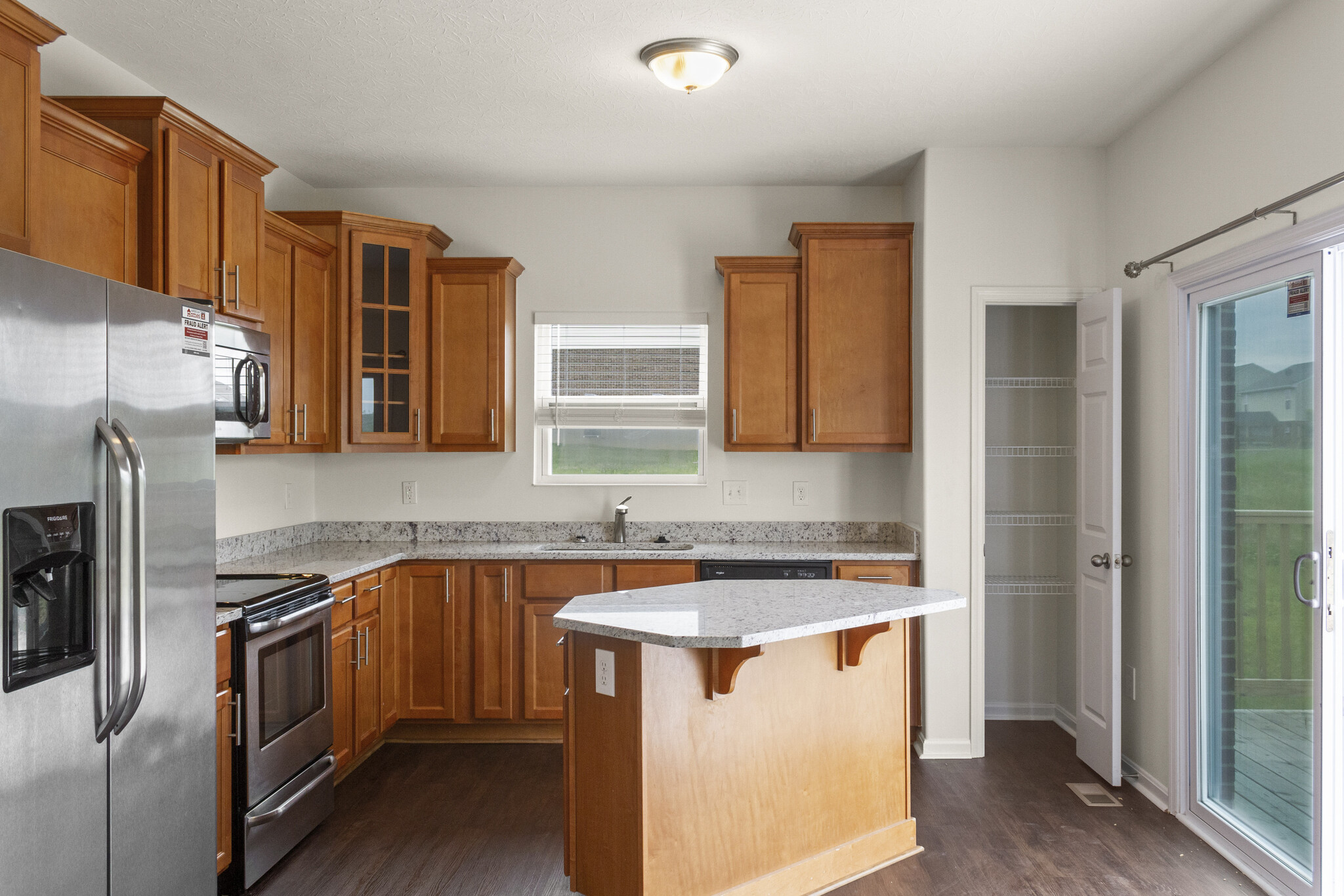 Building Photo - 6335 Arabian Dr