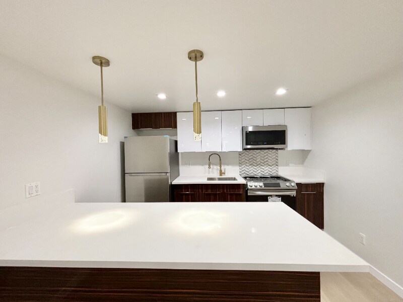 Building Photo - 410 Lucas Ave