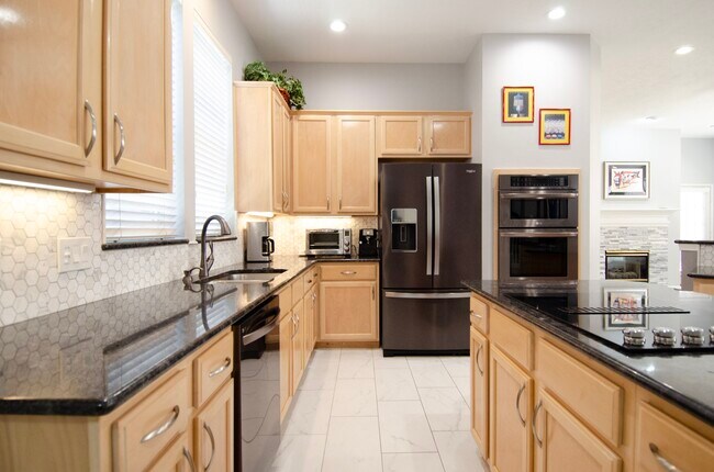 Building Photo - 1211 Campton Ct