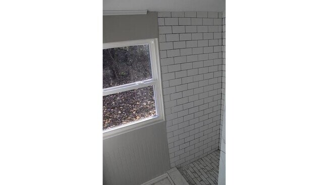 Building Photo - 920 Dubois St
