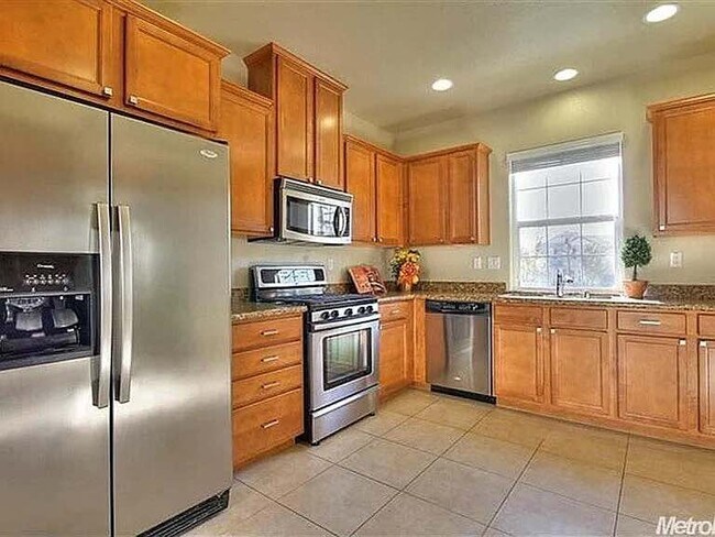 Building Photo - 9035 Crescenda Ln